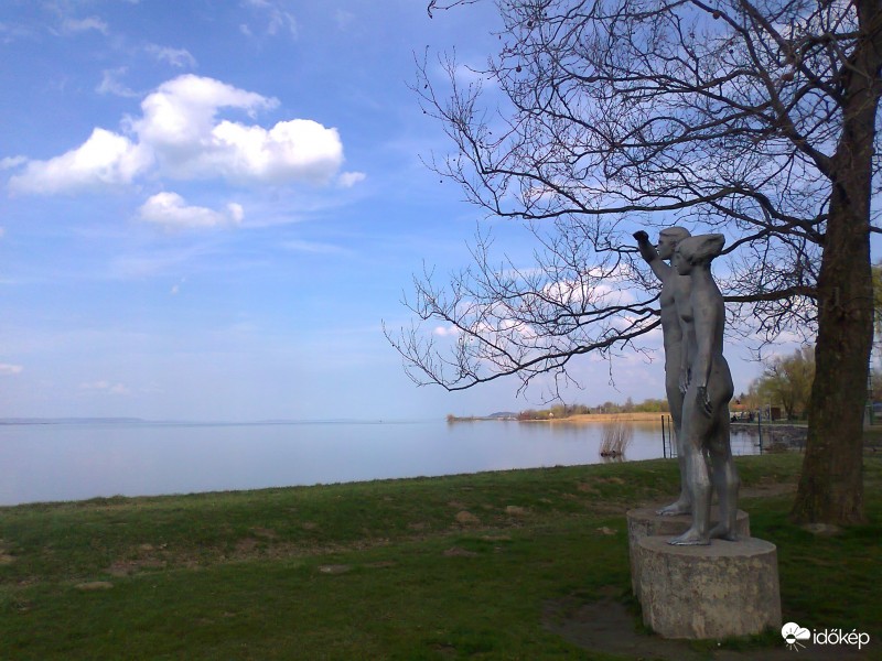 ...és milyen messze van !