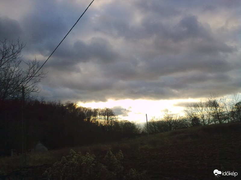 Délutáni felhőjáték