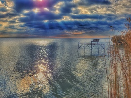 Felhők közül a nap...