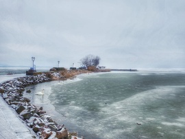 Viharos szél, havas táj...