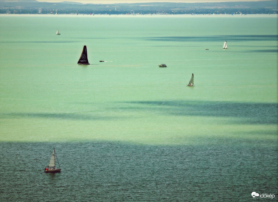 Kirajzottak.