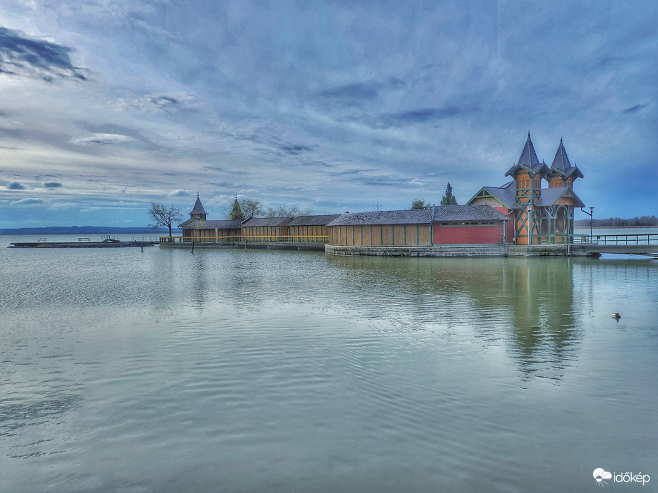 Szigetfürdő- szeles reggelen...