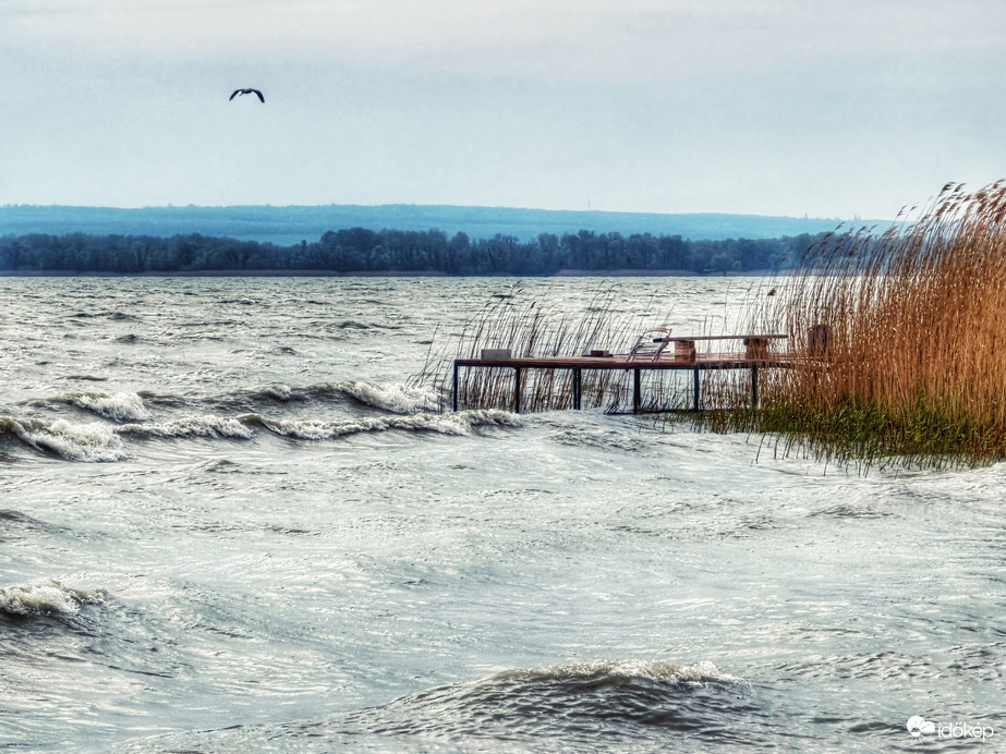 Föltámadott a tenger...