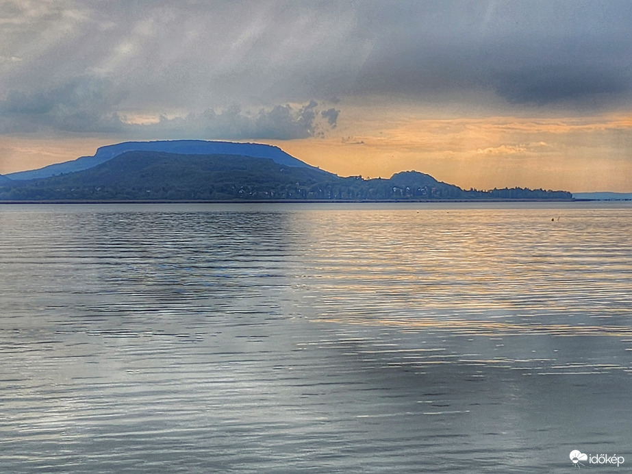 Sejtelmes szerda reggel...