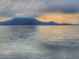 Sejtelmes szerda reggel...