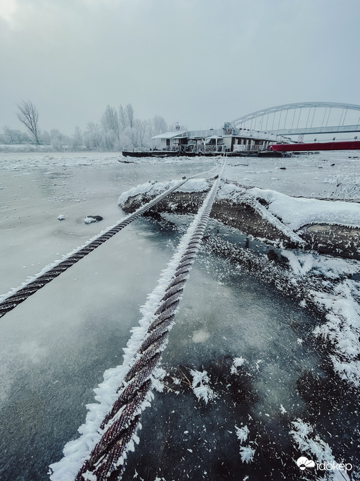 A befagyott Tisza... 12.