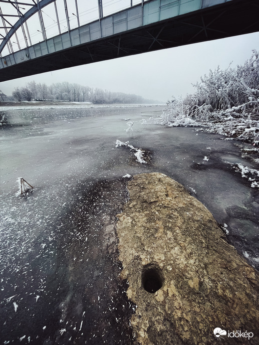 A befagyott Tisza... 8.