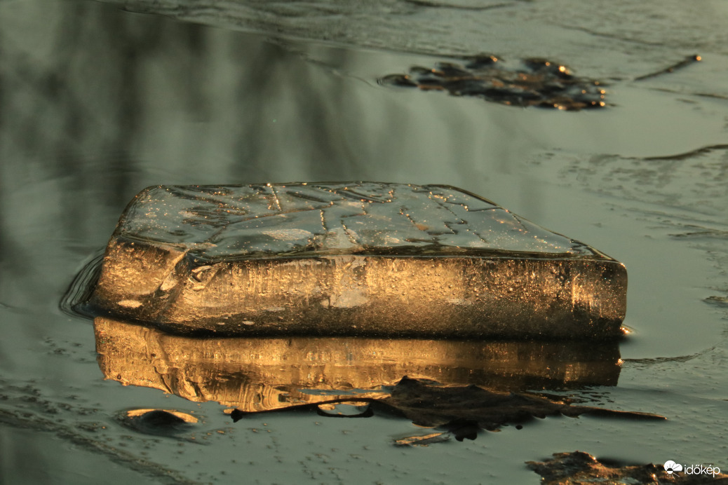 Szerencse, hogy nem olvadt el