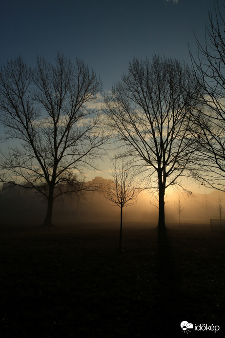 Nyomokban párát tartalmaz