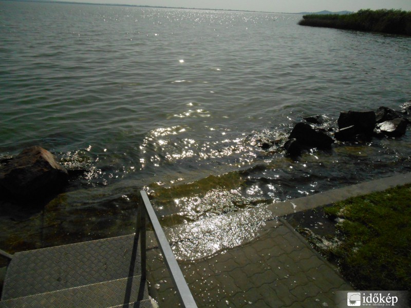 Kiöntött a Balaton
