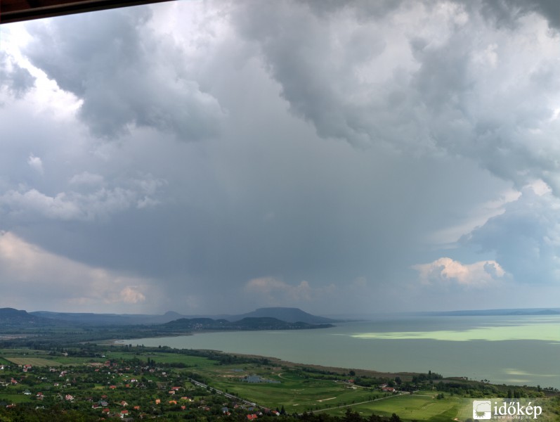 Zivatar a Badacsony felett