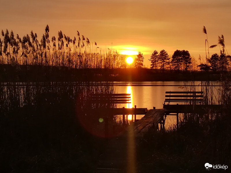 Stégek a naplementében