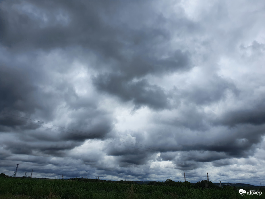 Felhők délben...nyugaton...kedden...