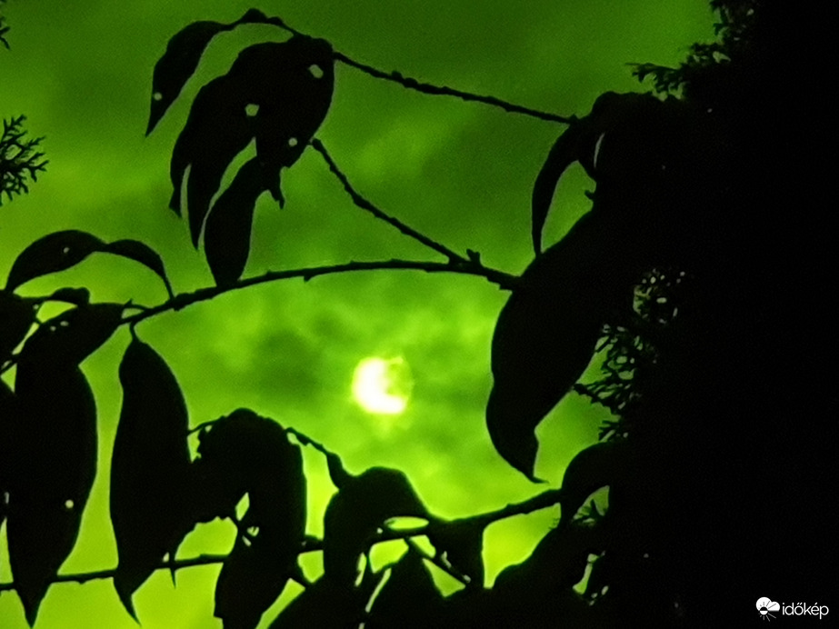 Egyenlőre a felhők győztek :(