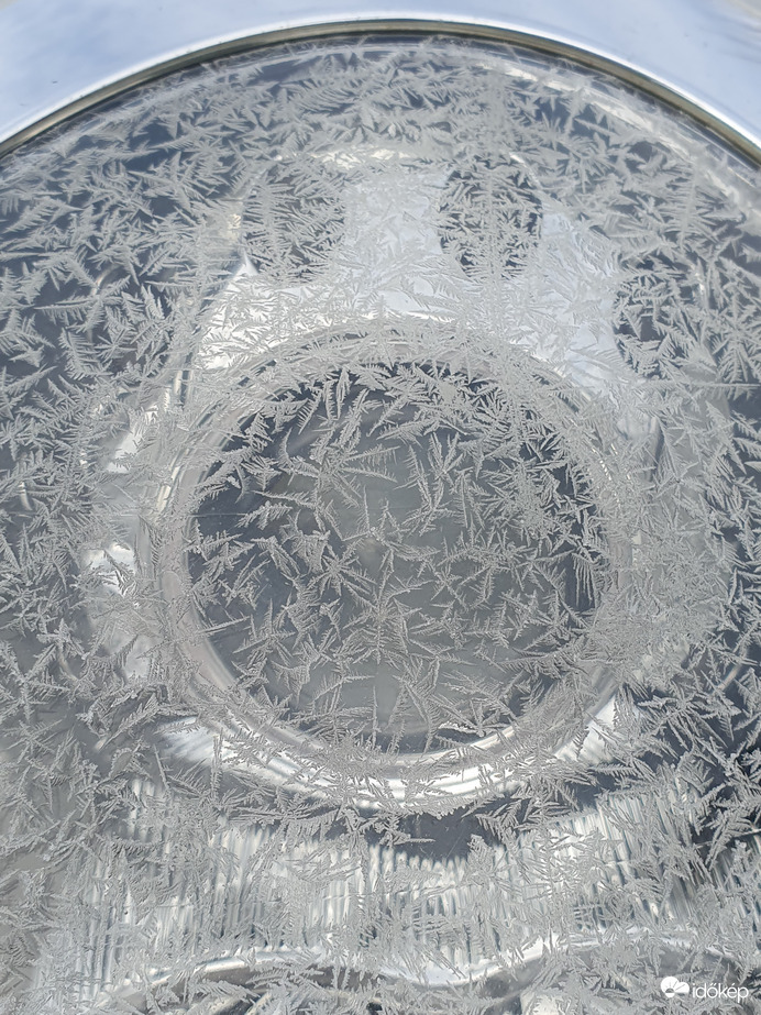 Hétfő reggeli minimál design...avagy a Minim lámpáját újragondolta a -3fok