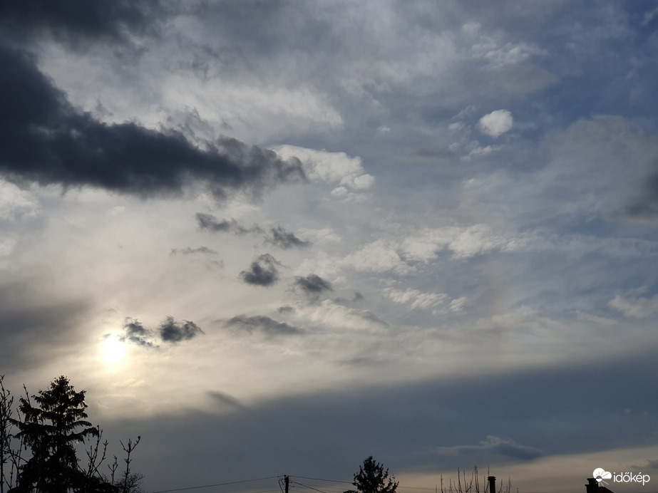 Halvány haló részletecske