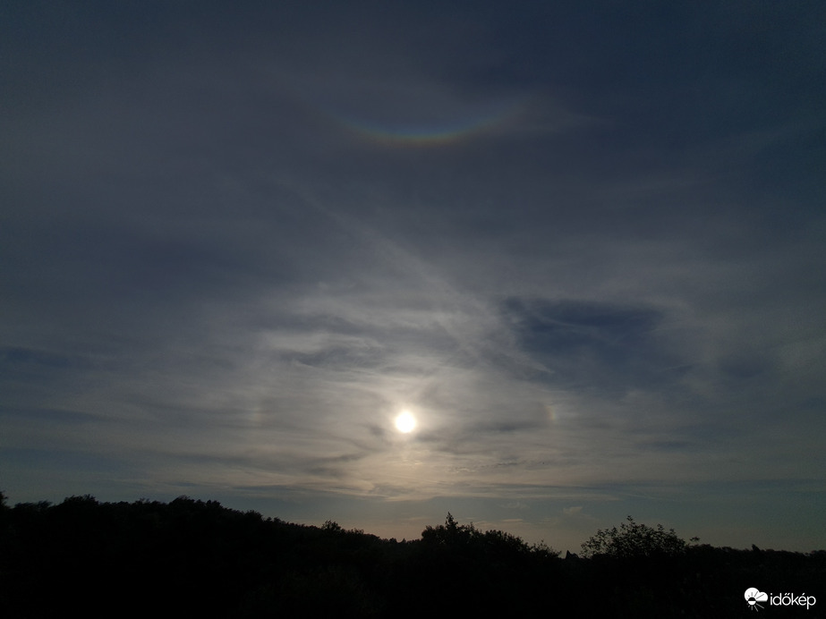 Dupla melléknap felső érintővel