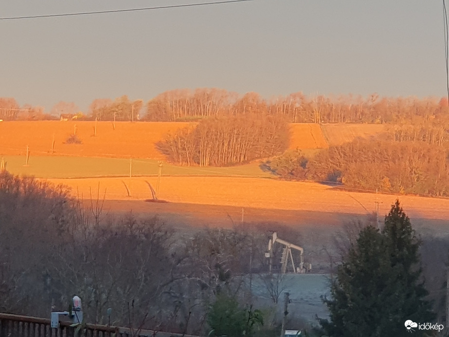 Reggeli résnyi fényözön