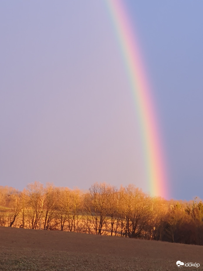A kincs a jobb lábánál van