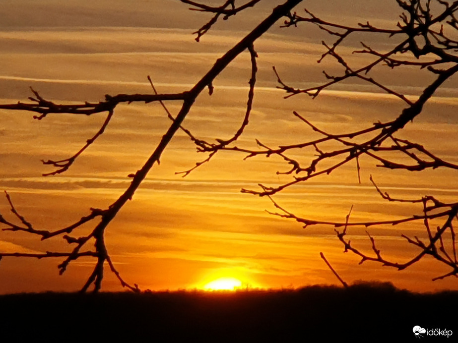 Már csak 1 napnyugtára vagyunk az új évtől
