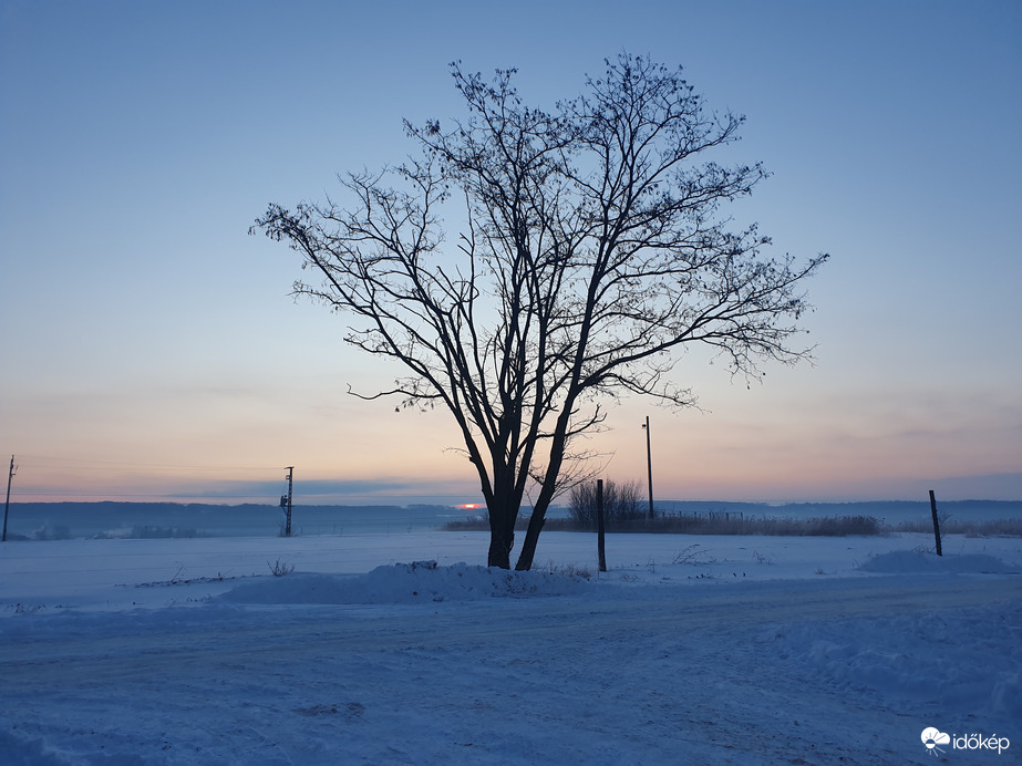 -16fokban kell fel a nap❄️