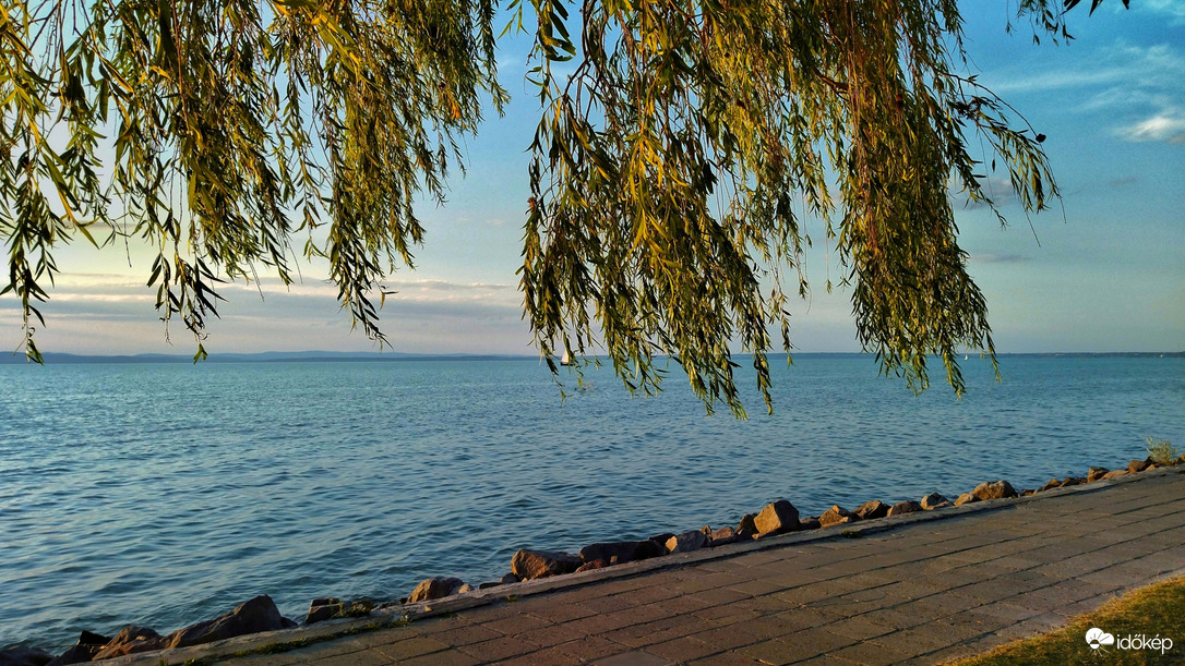 Elköszönt a nyár.