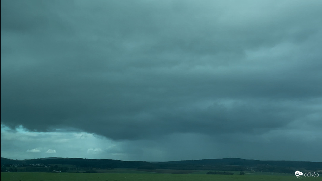 Ez már úgy néz ki akár egy zivatar