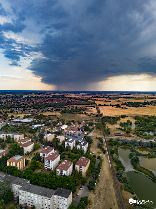 Vihar a város szélén