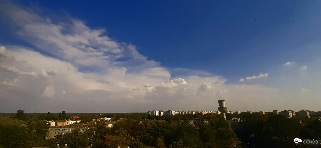 Szeged,JÖNNEK A FELHŐK