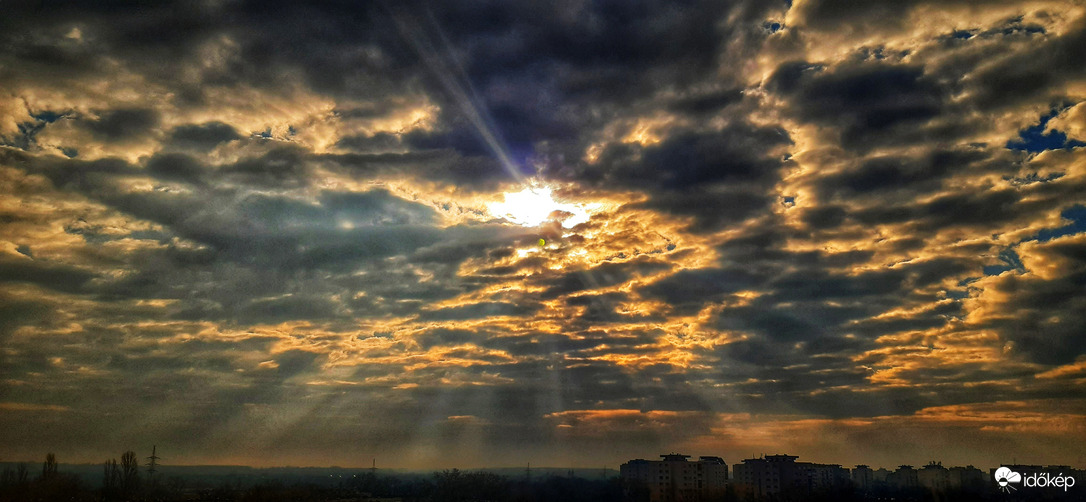Tyndall sugarak /Szeged/