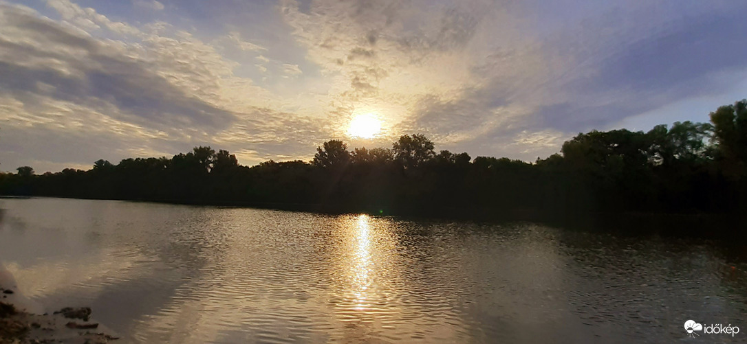 Algyő Tiszapart szeles, hűvös az idő