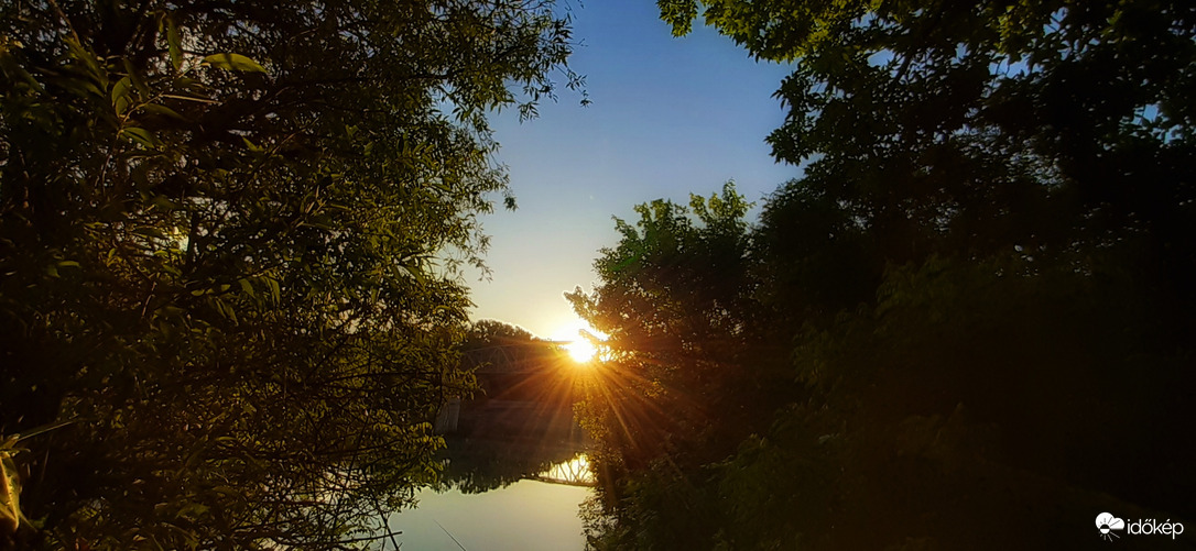 Napkelte a Tiszán