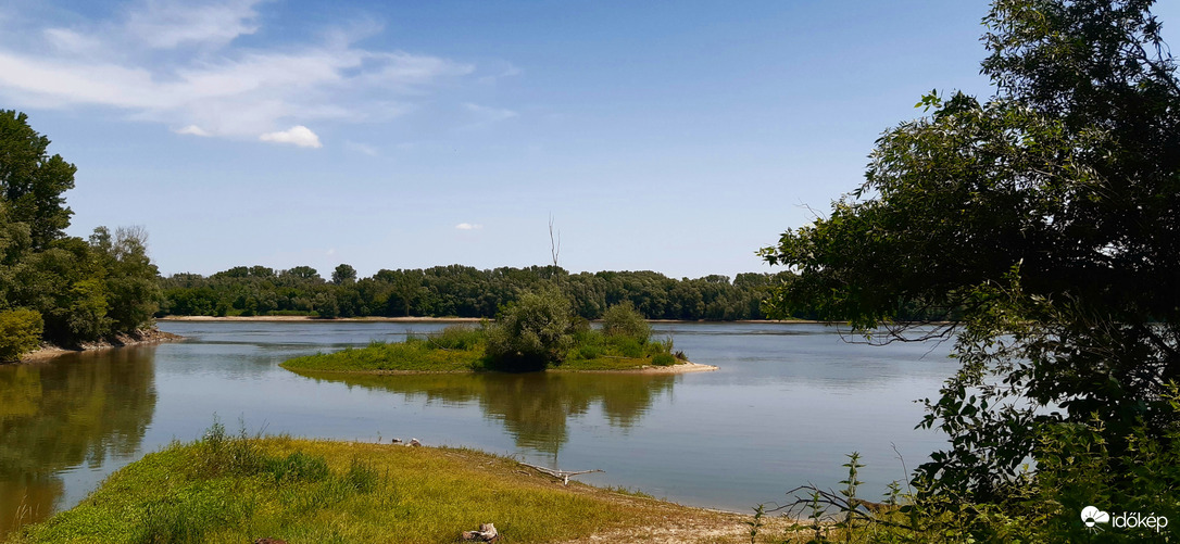 Bölcske, Duna kis szigettel 