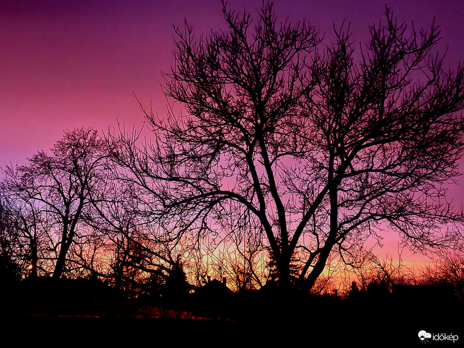 Mai gyönyörű naplemente 