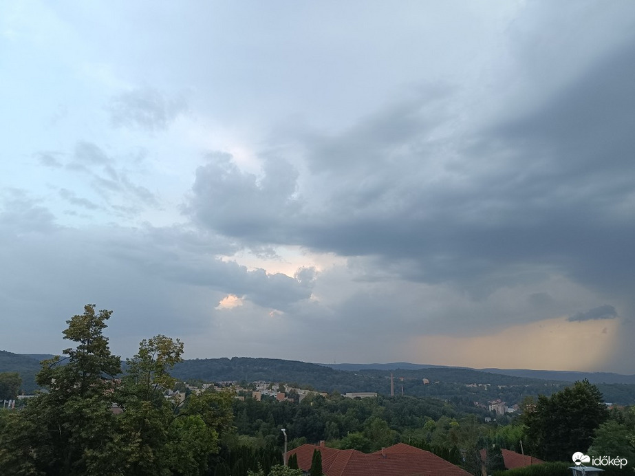 Komló