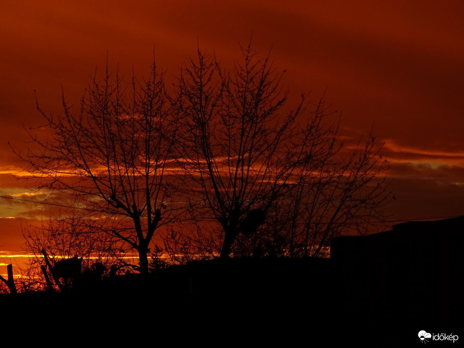 Eső utáni lángoló égbolt.... 