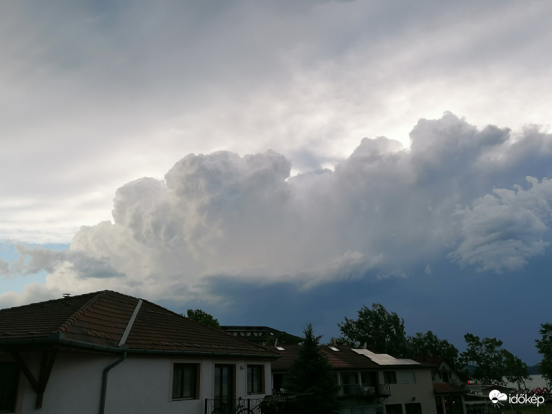 Kontrasztosan 