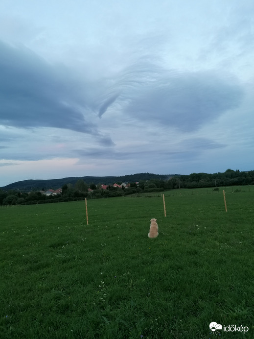 De vajon ki vagy mi lehet ott? 