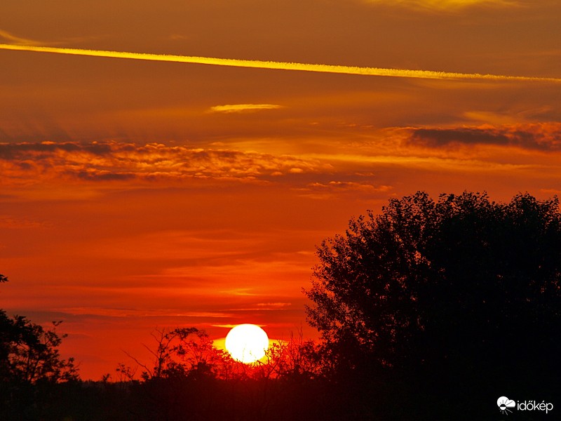 Naprózsa lakópark napkelte.