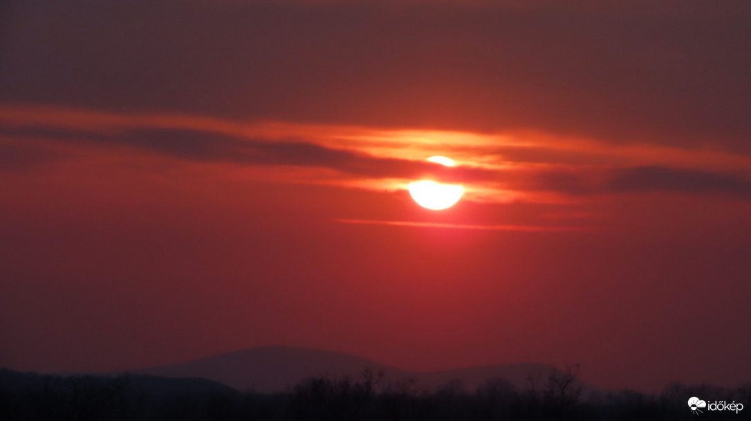 Kissé poros naplemente.