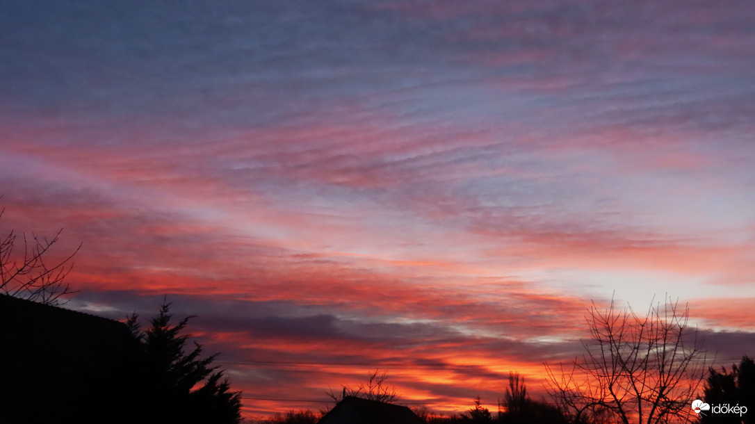 Az év utolsó napkeltéje