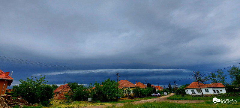 Peremfelhő