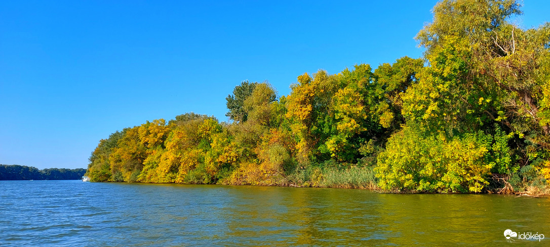 Tiszafürednél az ősz jelei
