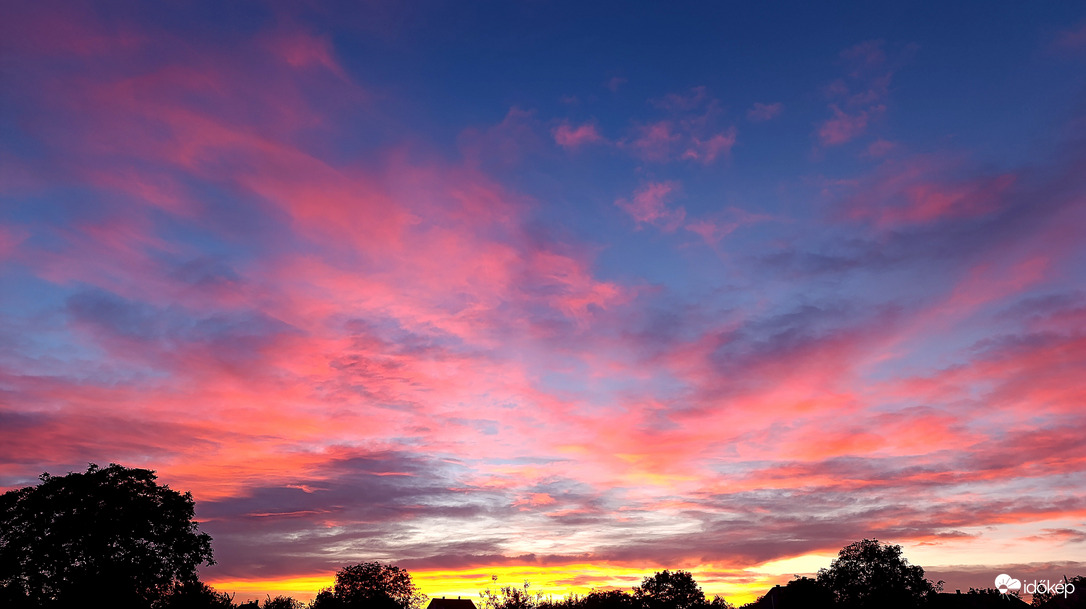 Októberi alkonyunk 