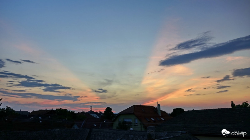 Alkonyati krepu. 