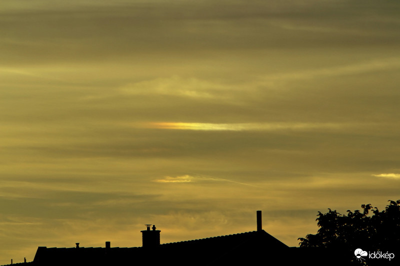 Jobboldali melléknap.