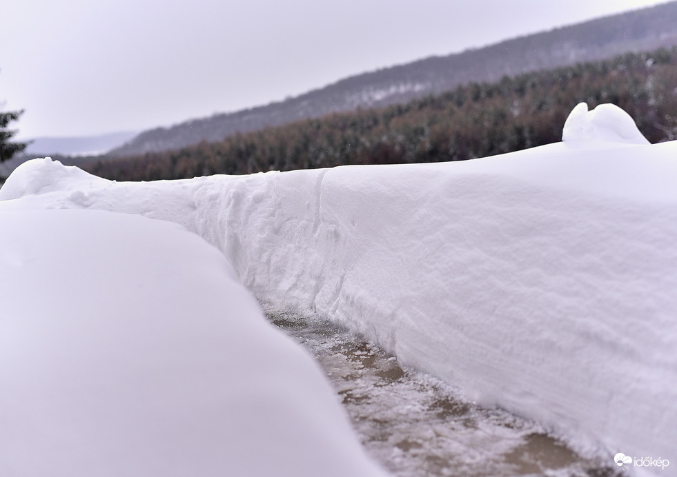 50cm a Kőszegi-hegyen 2026.02.20.  Du. 15:00 után. Gyönyörű...