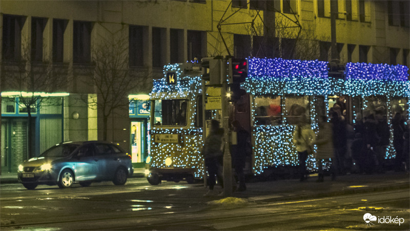 Újpesten járt a fényvillamos