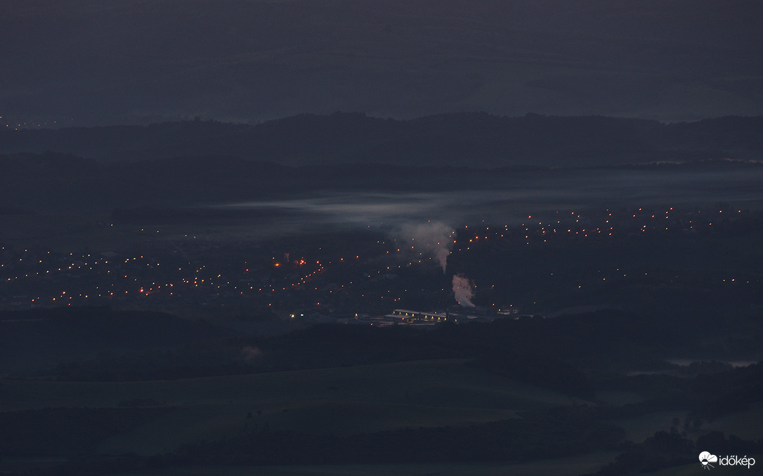 Még alszik mindenki...