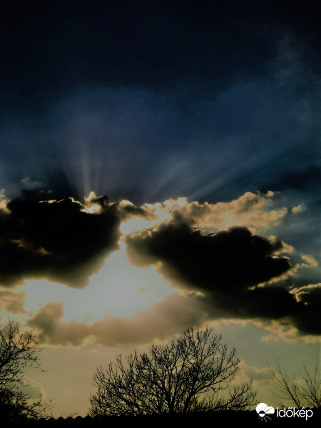 már megvan de kissé átalakítva is felteszem :)